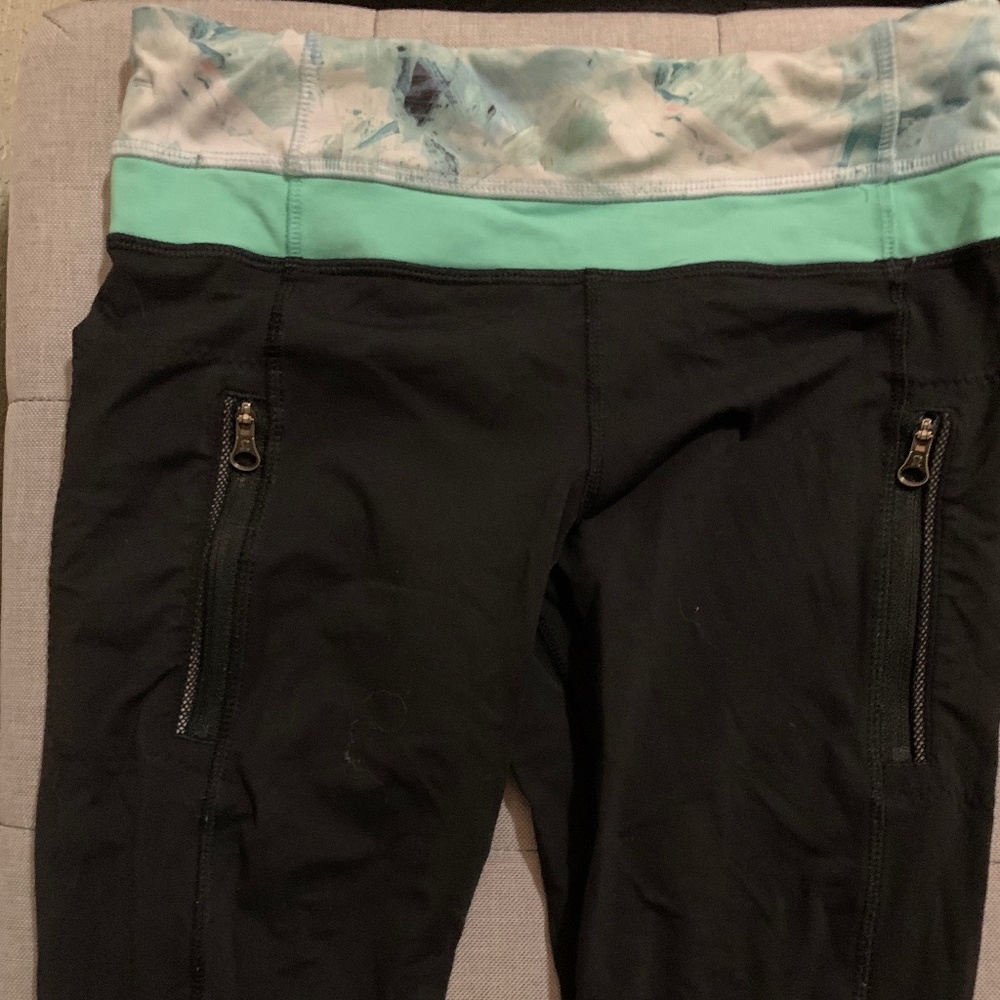 Lululemon Inspire Mesh Black Legging Floral Band